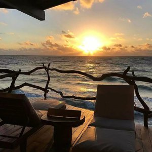 老婆把腿趴开给我看
