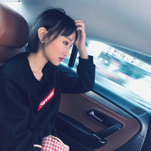 老婆把腿趴开给我看
